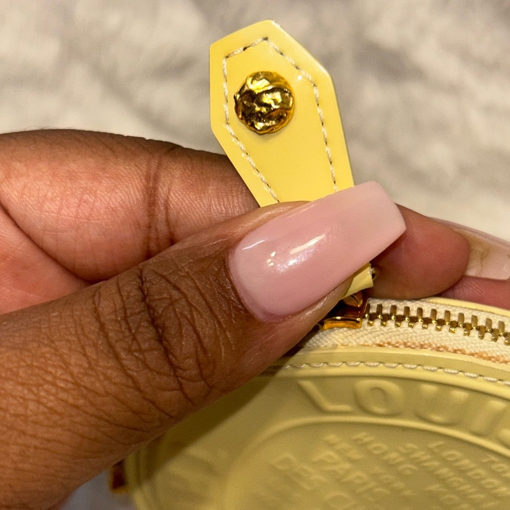Louis Vuitton Vernis Trunks & Bags Key Charm Coin Purse - Picture 7 of 16